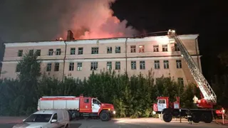 В Рязани ночью тушили заброшенное училище связи, которое горело уже трижды 