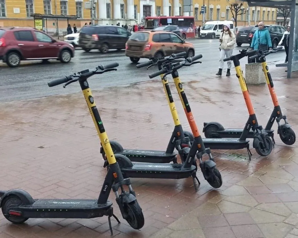 Жители Рязани смогут пожаловаться на электросамокатичков в чат-боте