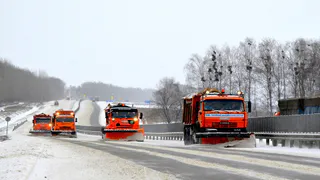 29 спецмашин: рязанские дороги будут чистить от снега все выходные