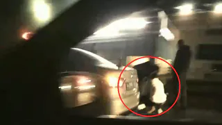 Соцсети: возле ТЦ "Нити" насмерть сбили человека. Видео
