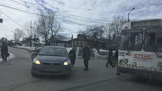 Массовое ДТП в центре Рязани. Троллейбус и два автомобиля парализовали движение