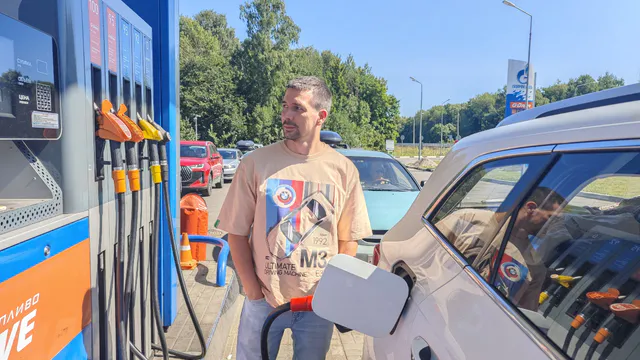 Сто рублей за литр — ещё повезло: рязанские водители рассказали, сколько времени и денег уходит на заправку в разгар кризиса