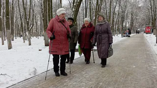 Пенсионеры счастливы: они освобождаются от платы за капремонт и вывоз мусора - но есть важные нюансы