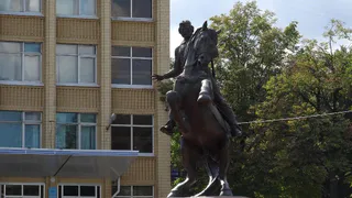 37-летний рязанец пострадал после падения с памятника Евпатию Коловрату
