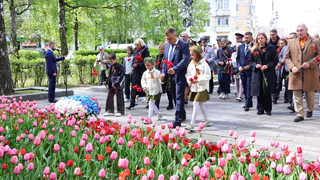 Рязань встретила 9 Мая минутой молчания и возложением цветов к Вечному огню