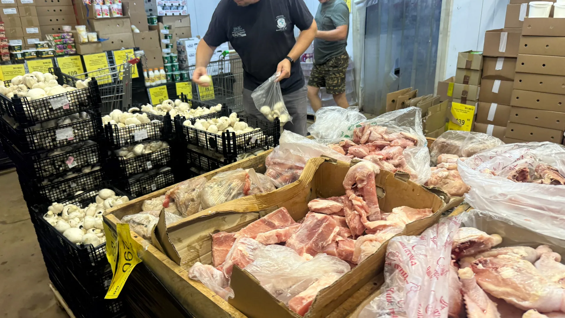 Бывалые покупатели рассказали о своих продуктовых покупках в "Светофоре"
