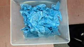 Опытные хозяйки скупают бахилы пачками и бед не знают: вот зачем это нужно, польза невероятная 