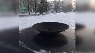 Доигрались: в Нижнем Новгороде подростки забросали снегом Вечный огонь