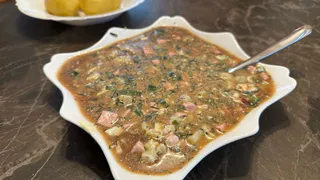 Это не квас, и не кефир: в деревнях окрошку заливают только этим — вкус волшебный, освежает в жаркую погоду 