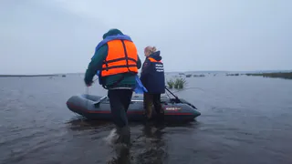 В Клепиковском районе волонтеры отряда РязГМУ спасли потерявшегося на озере Великое рыбака