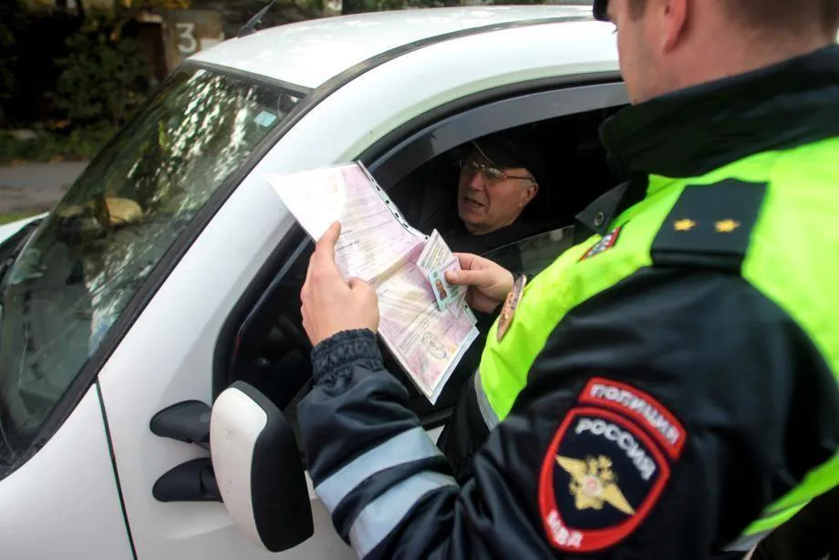 «Придется идти пешком». Новое правило вводится для всех, кто водит автомобиль в России