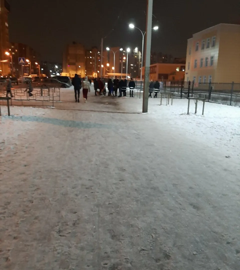 Успеть записать в первый класс: что рязанцы думают об очередях в школы