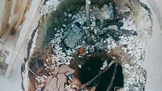 В Рязани новый асфальт проваливается под землю