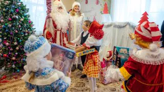 «Зелёный сад - наш дом» и детский центр BOOM Kids поздравили с Новым годом ребят из Рыбновской школы-интерната