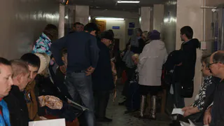 Травматолог - Упали на скользком тротуаре? Не пытайтесь лечиться мазью и кальцием, вам нужен гипс