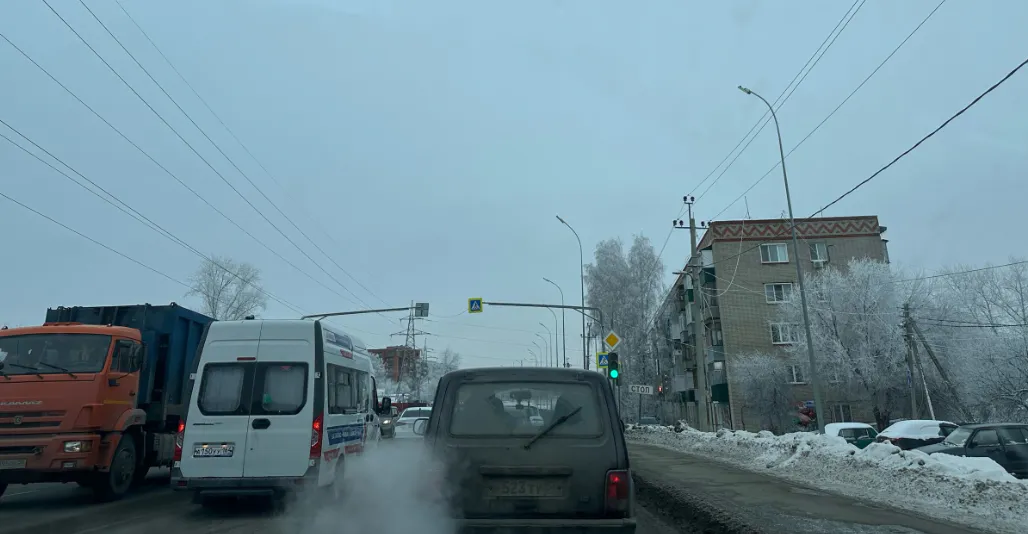Оштрафуют за включенную аварийку: автомобилистов предупредили о новом правиле с 5 января