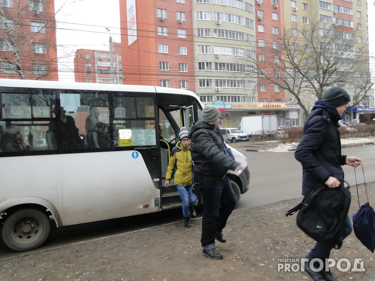 Маршрутка №50: Pro Город получает письменные обращения от тех, кто остался без транспорта