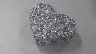 Зачем вам обязательно нужно носить зимой в кармане комочек фольги? Эффект удивит 