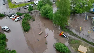«Вода стоит неделями»: Рязань тонет в лужах после каждого дождя