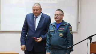 В Рязани рабочий завода награжден медалью за спасение тонувшего в Оке подростка