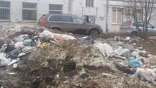 В центре города появилась еще одна свалка мусора - фото