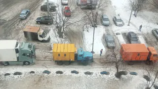 В Недостоеве вытащили застрявший грузовик с турецкими номерами 