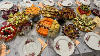Вкуснейшие салаты для новогоднего стола: продвинутые хозяйки готовят на Новый год эти 5 закусок - настоящая приманка для удачи в 2026 году