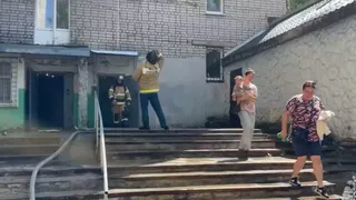 Один человек сгорел в квартире на Бирюзова и 15 успели спасти