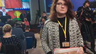 На пресс-конференции у рязанской журналистки изъяли плакат с вопросом президенту