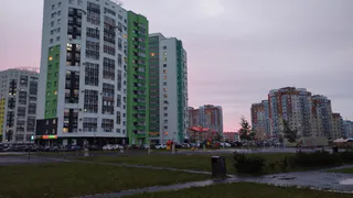 «Они все одноразовые»: Почему покупать дома, построенные после 2022 года, может быть не лучшей идеей – прораб сказал правду о качестве жилья