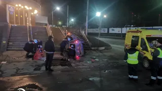 В Рязани 26 марта Lada Kalina врезалась в лестницу у ПФР на Московском шоссе
