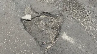 Чиновники ответили, когда на улице Урицкого в Рязани отремонтируют тротуар
