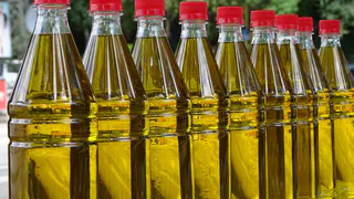Золотая гадость в красивой бутылочке: Роскачество назвало худшие бренды растительного масла
