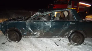 Под Рязанью автомобиль улетел в кювет и перевернулся, погиб человек