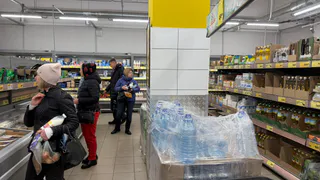 Закупилась в Чижике подарками на 23 февраля и 8 Марта: урвала набор конфет фабрики Крупской за 99 руб - чистый "клад" в составе