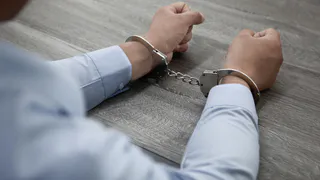 В Рязанской области мужчины 55 и 56 лет хранили маковую солому