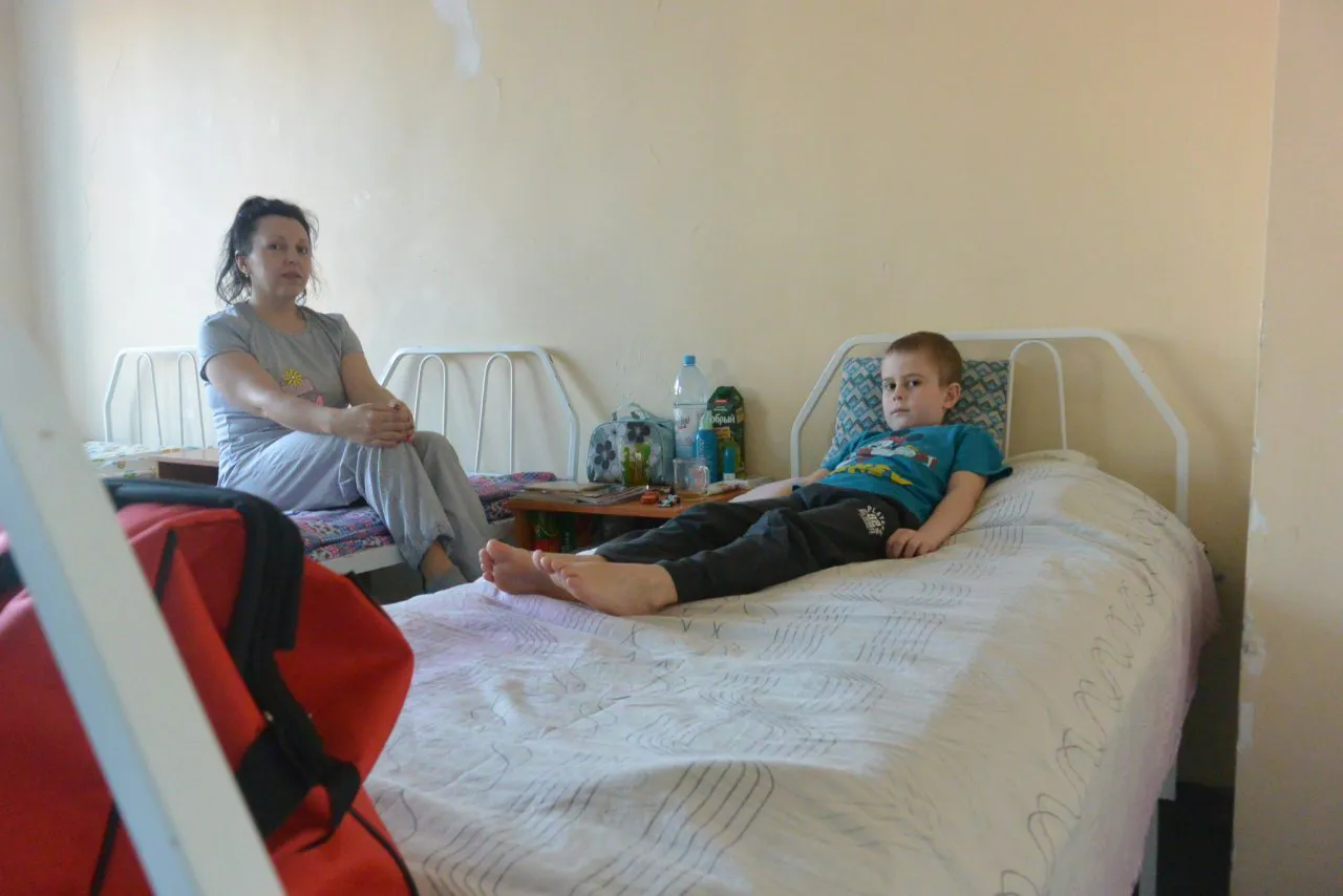 В рязанском дворе ребёнок упал с турника и потерял сознание