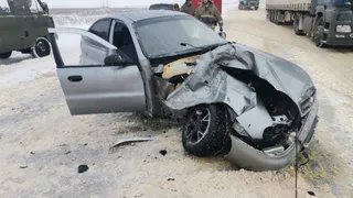 В Михайловском районе Chevrolet столкнулся с автобусом, пострадала 19-летняя девушка
