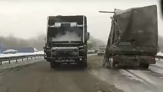 В Рязани на Окружной столкнулись большегрузы 