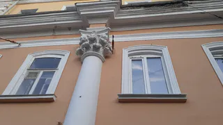 Старинный дом в центре Рязани начал разваливаться после капремонта
