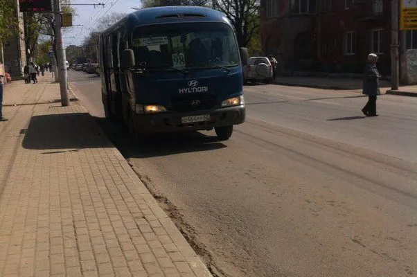 Водителю 98 маршрутки запретили грубить пассажирам под угрозой увольнения