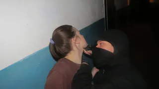 В Рязани задержан 25-летний парень, пытавшийся изнасиловать женщину в подъезде