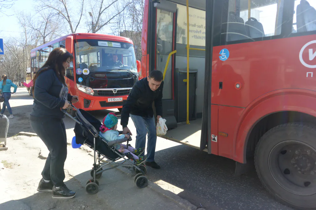 "Провоз коляски нужно оплачивать": рязанка пожаловалась на 98 маршрутку