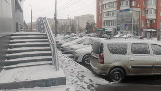«Каждая зима - настоящий беспредел»: в Рязани из-за снега на дорогах столкнулись два автобуса