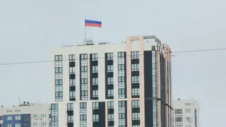 На Московском шоссе появился самый большой в Рязани флаг России