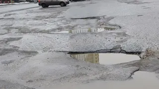«Дороги уже нет»: житель пожаловался на состояние трассы 61Н-603