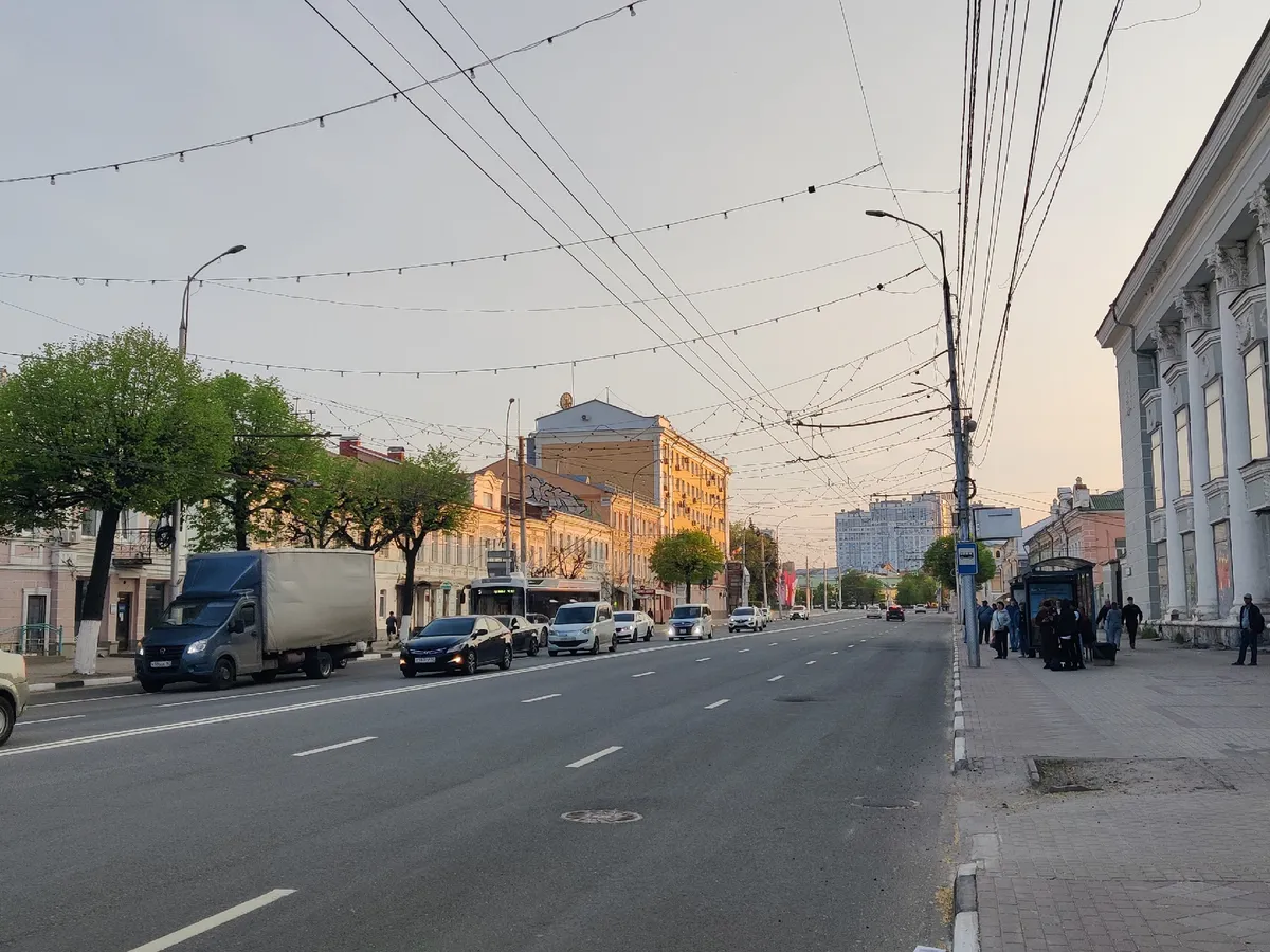 Ночью в небе над Рязанской областью сбили 8 БПЛА, которые повредили дома