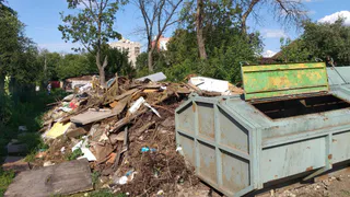 "К нам несут мусор со всех улиц". Рязанцы жалуются на огромную стихийную свалку