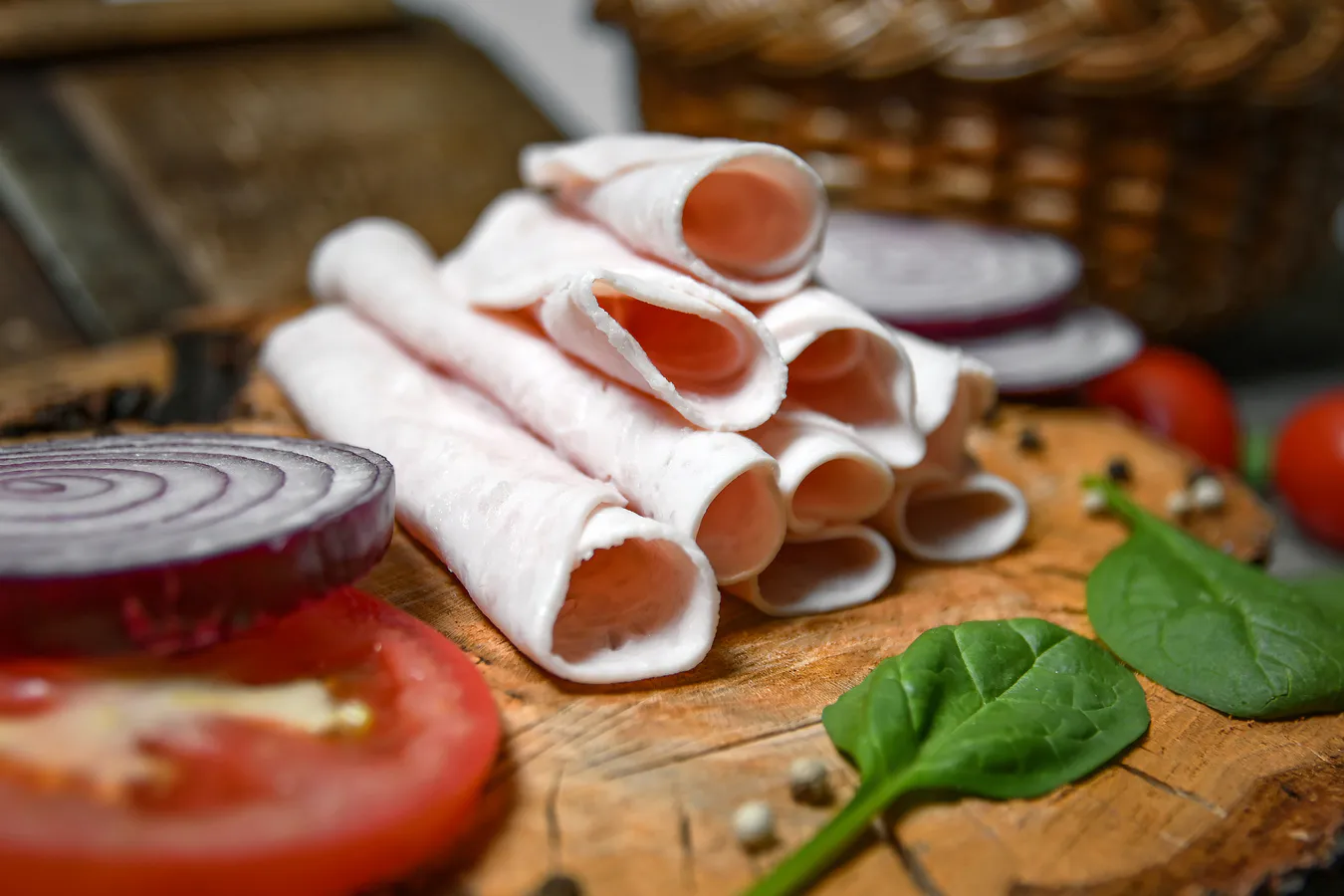 Сало зимой не переводится: такую вкуснющую штуку с ним готовлю, что пальчики оближешь - есть можно килограммами