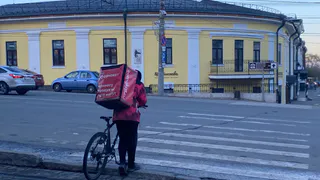 Устроился курьером на неделю в 45 лет: сколько "чистыми" остается в кармане после штрафов и бензина - честный отзыв